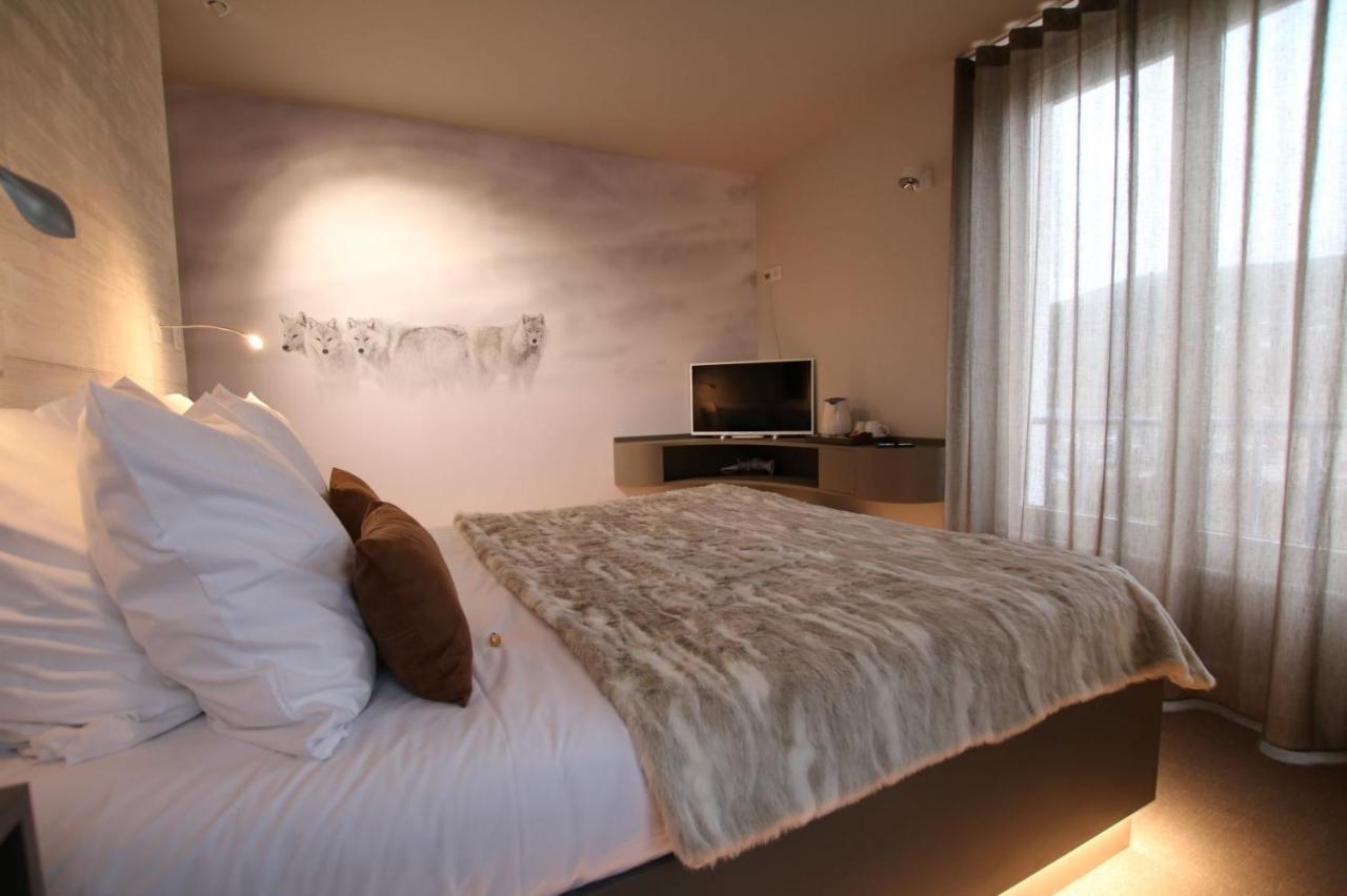 Les Loges Du Parc Hotel เฌราร์แมร์ ภายนอก รูปภาพ